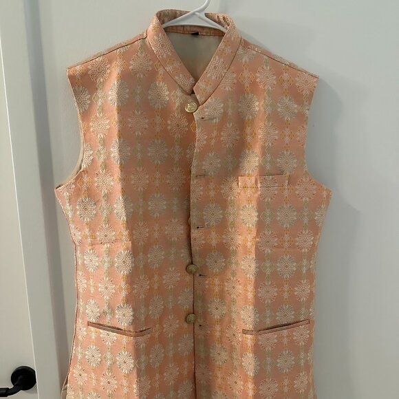 2 Kurtas, 1 Vest, 1 Veshti, 1 White Pants - Picture 7 of 8